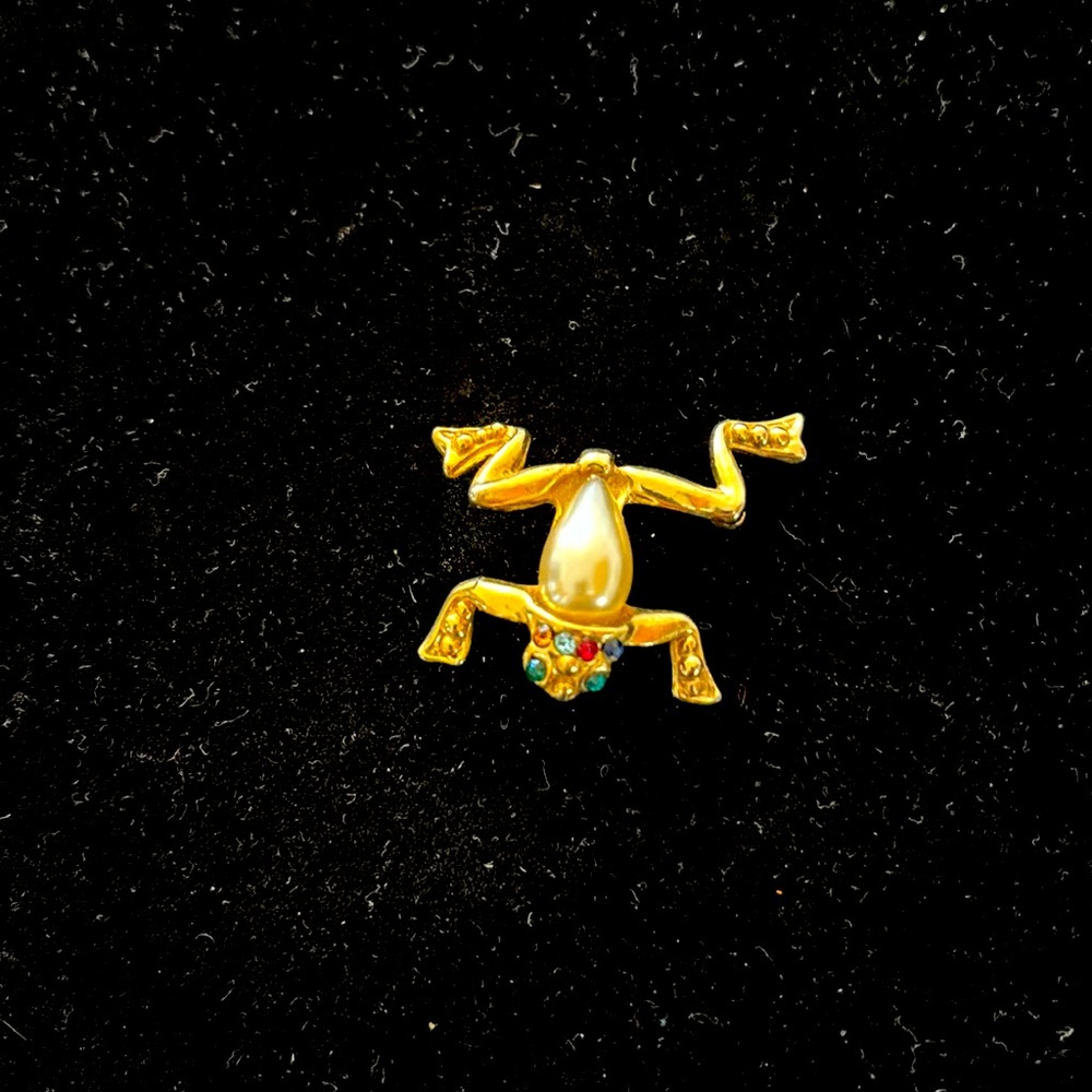 Gold toned and rhinestone and pearl frog brooch